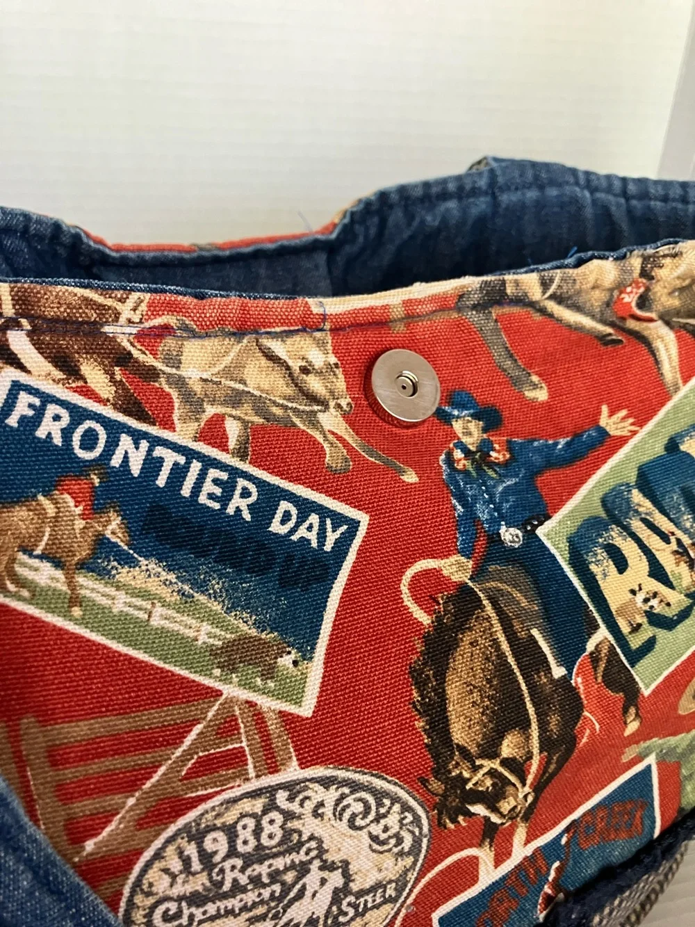 The Neat Vtg Western‎ Print Red Fabric Tote Bag with Denim Trim 17x13” Wyoming